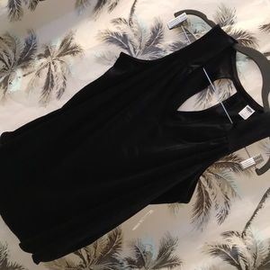 🆕Old Navy black velvet V-neck tank